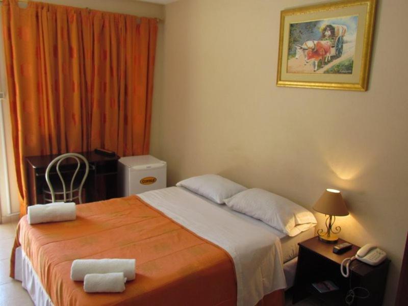 Hostal Casa Suiza Asuncion Luaran gambar